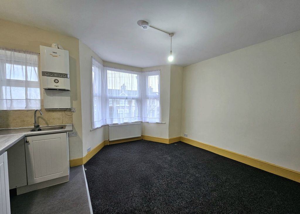 Property photo 3 of 5 Gallery