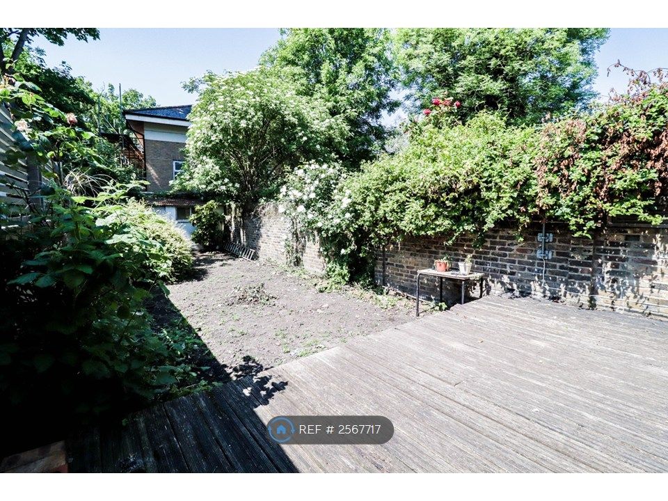 Property photo 3 of 14 Private Garden