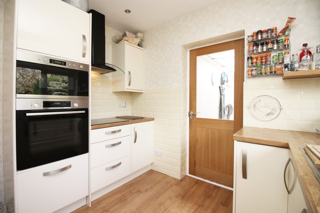 Property photo 2 of 24