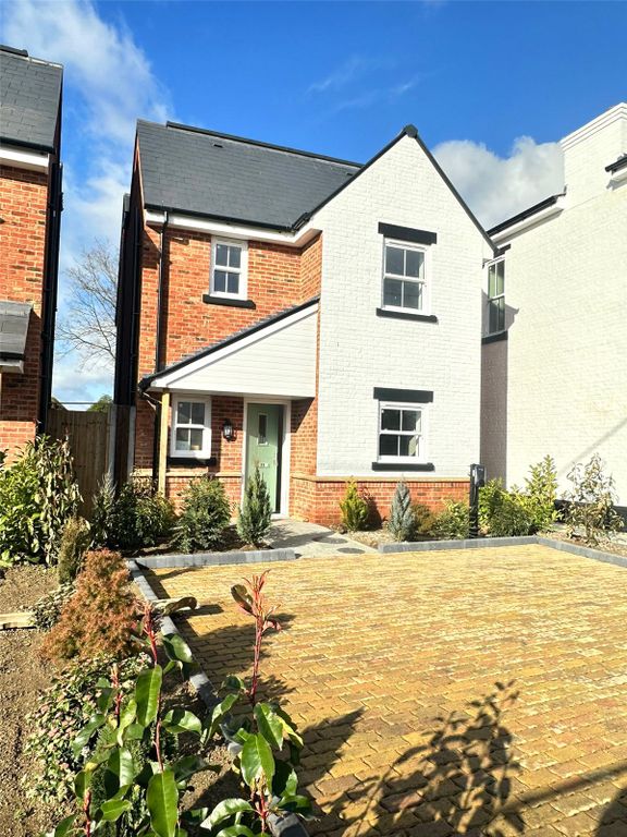 Property photo 2 of 17 Front View