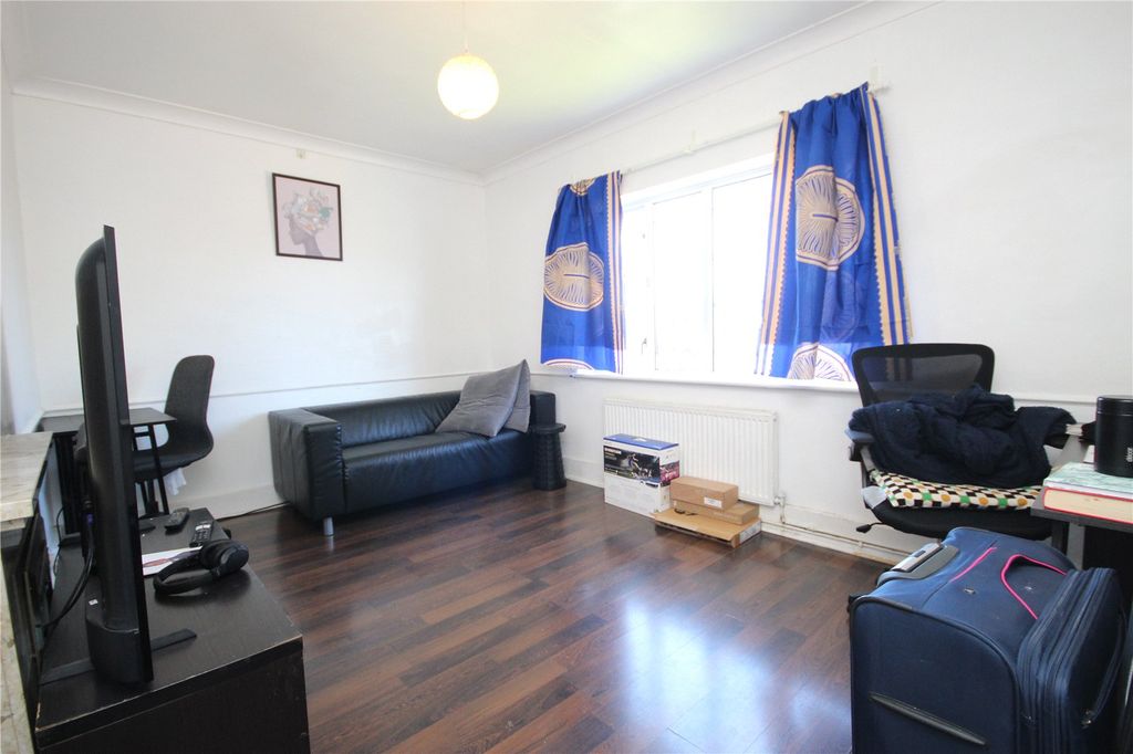 Property photo 3 of 5 Picture No. 05