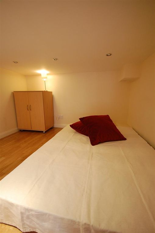 Property photo 3 of 5