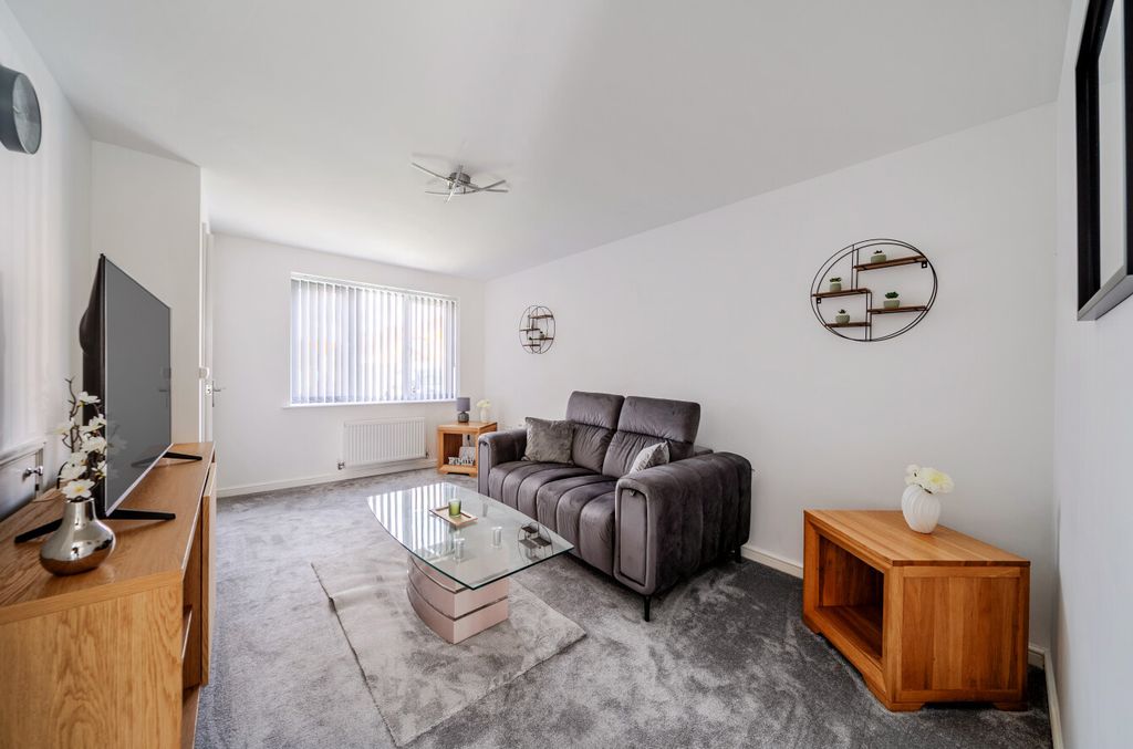 Property photo 2 of 20 1458280-10-6A27d2...