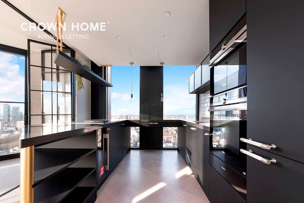 Property photo 2 of 43