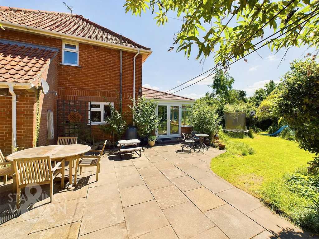Property photo 2 of 25