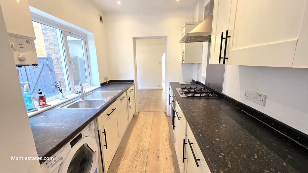 Property photo 2 of 21 Kitchen