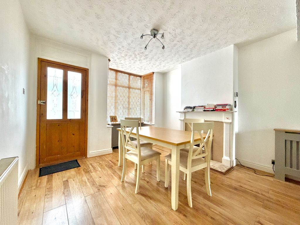 Property photo 3 of 13 Dining Area