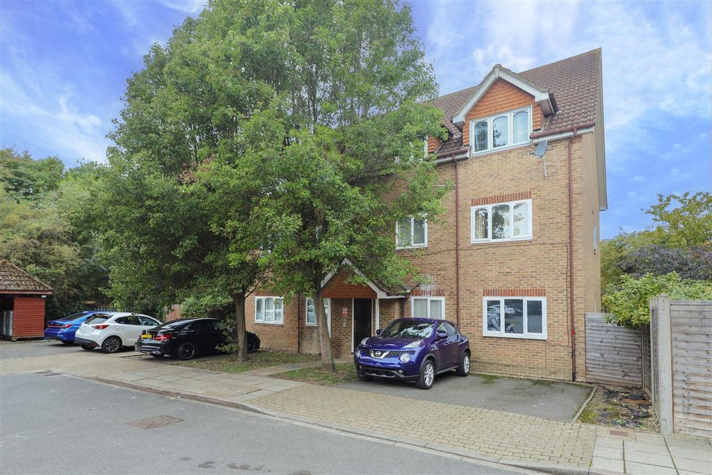 Property photo 1 of 6