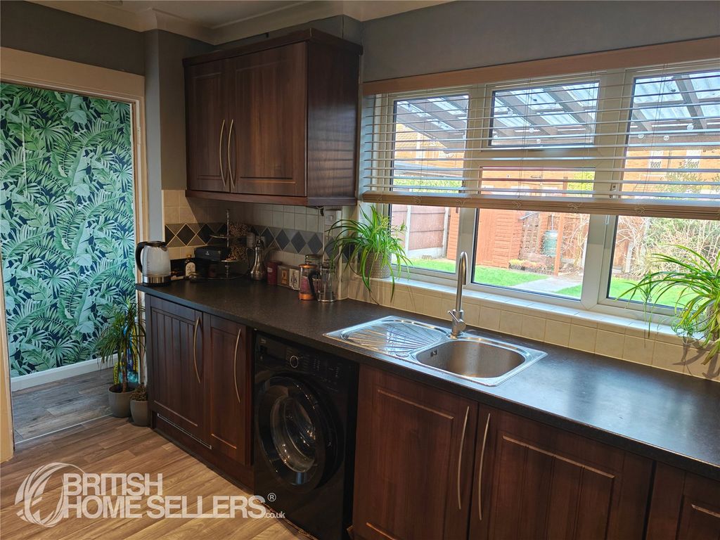 Property photo 3 of 28 Picture No. 10