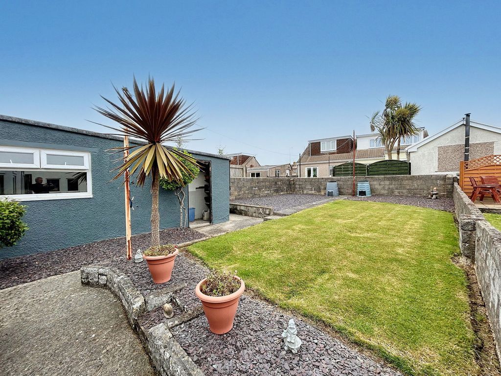 Property photo 2 of 25