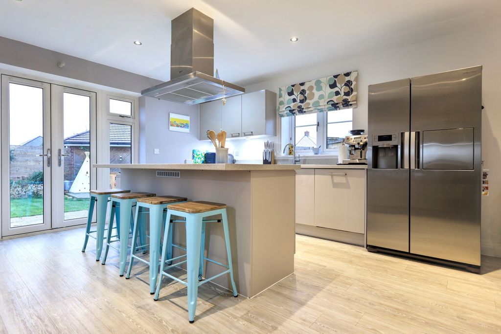 Property photo 3 of 27 Img_6008