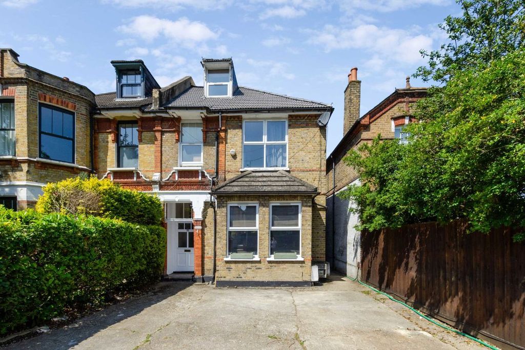 Property photo 1 of 6