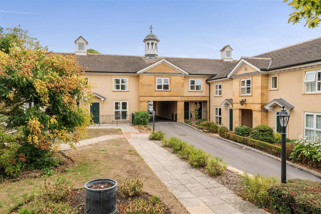 Property photo 1 of 12 Main Entrance