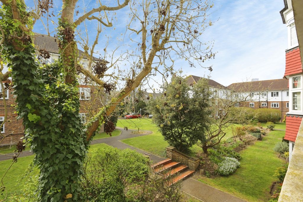 Property photo 3 of 17 Pbox-Img.Jpg