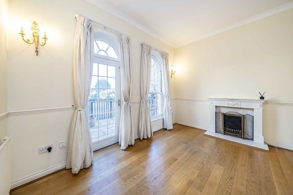 Property photo 3 of 9