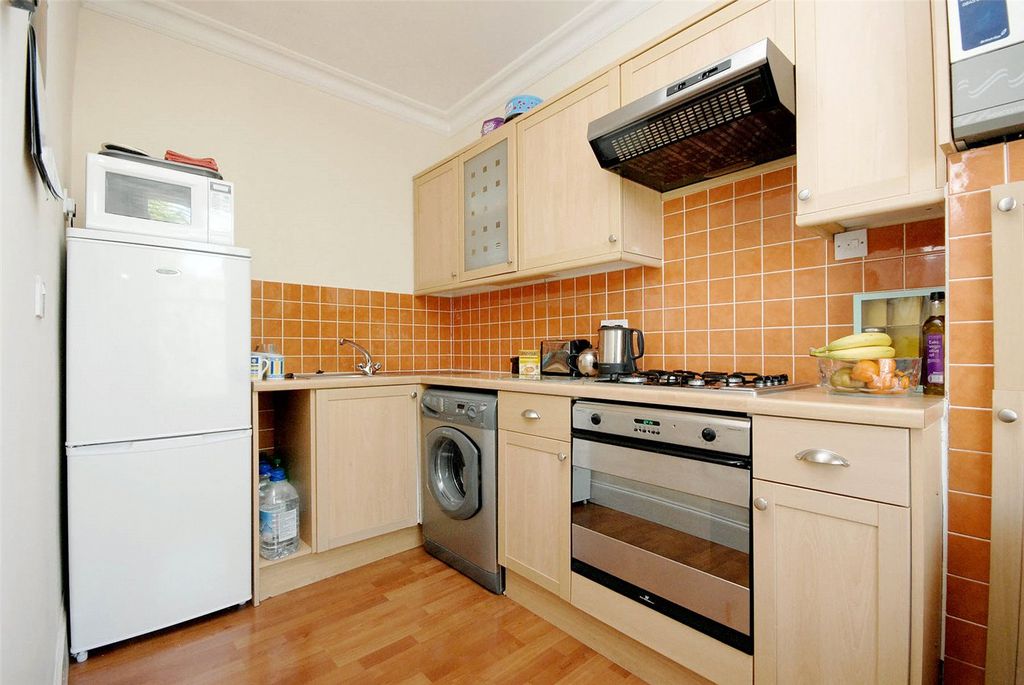 Property photo 3 of 6 Picture No. 10