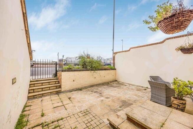 Property photo 2 of 23