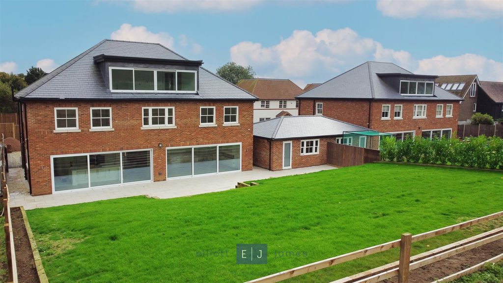 Property photo 2 of 54