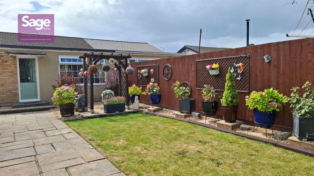 Property photo 3 of 35