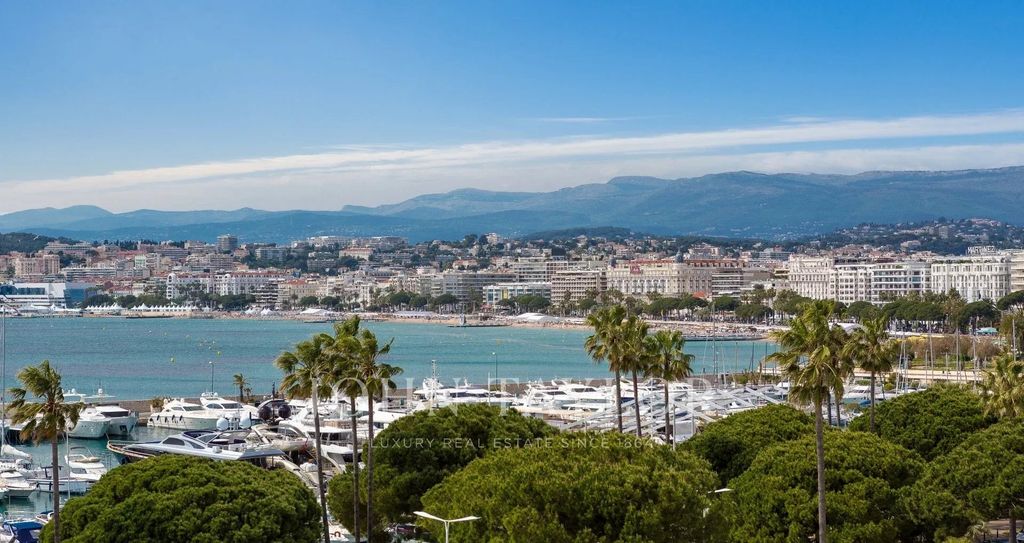 Property photo 1 of 17 Cannes Croisette Le Marly Exceptionally Flat Sea View