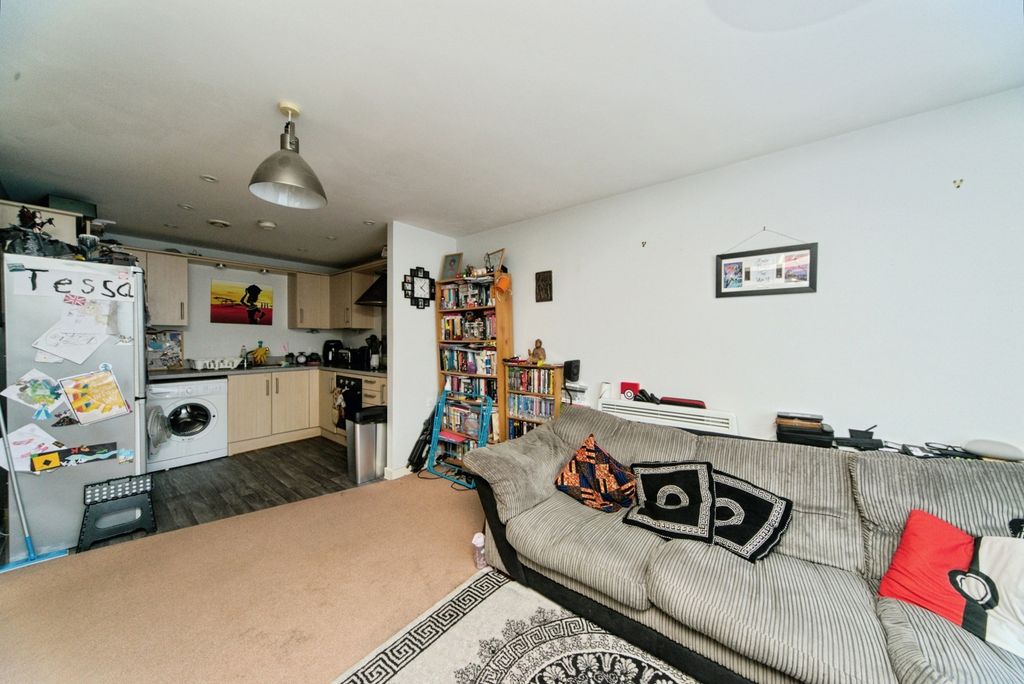 Property photo 3 of 14 Photo