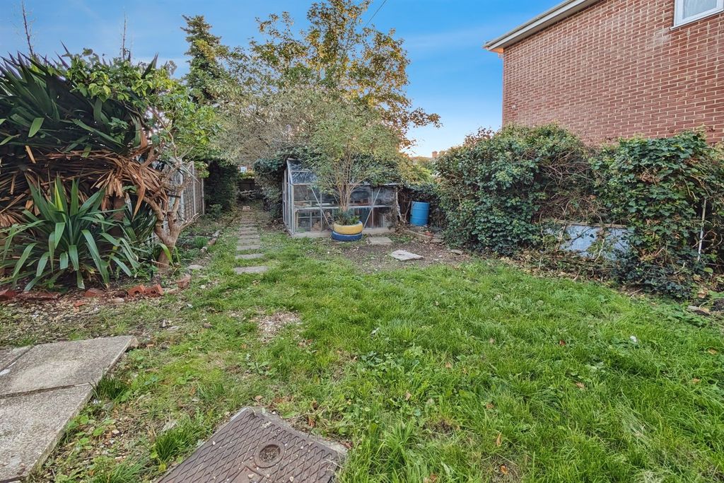 Property photo 2 of 11 (Main)