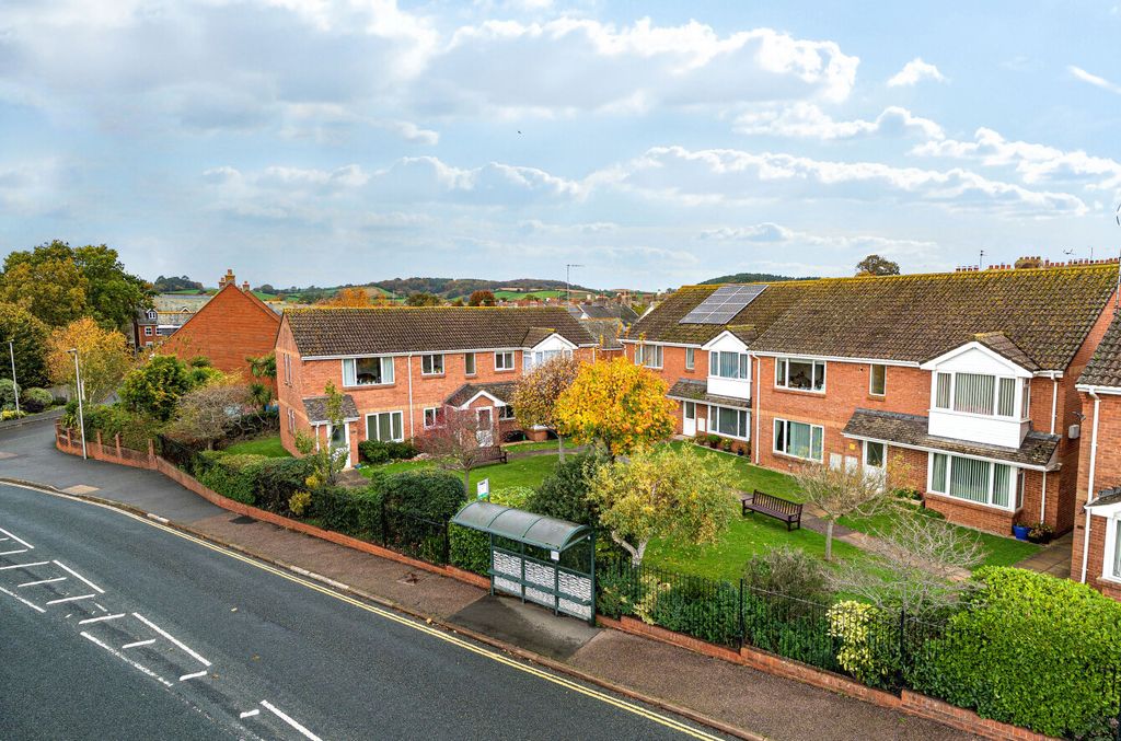 Property photo 2 of 10 Location