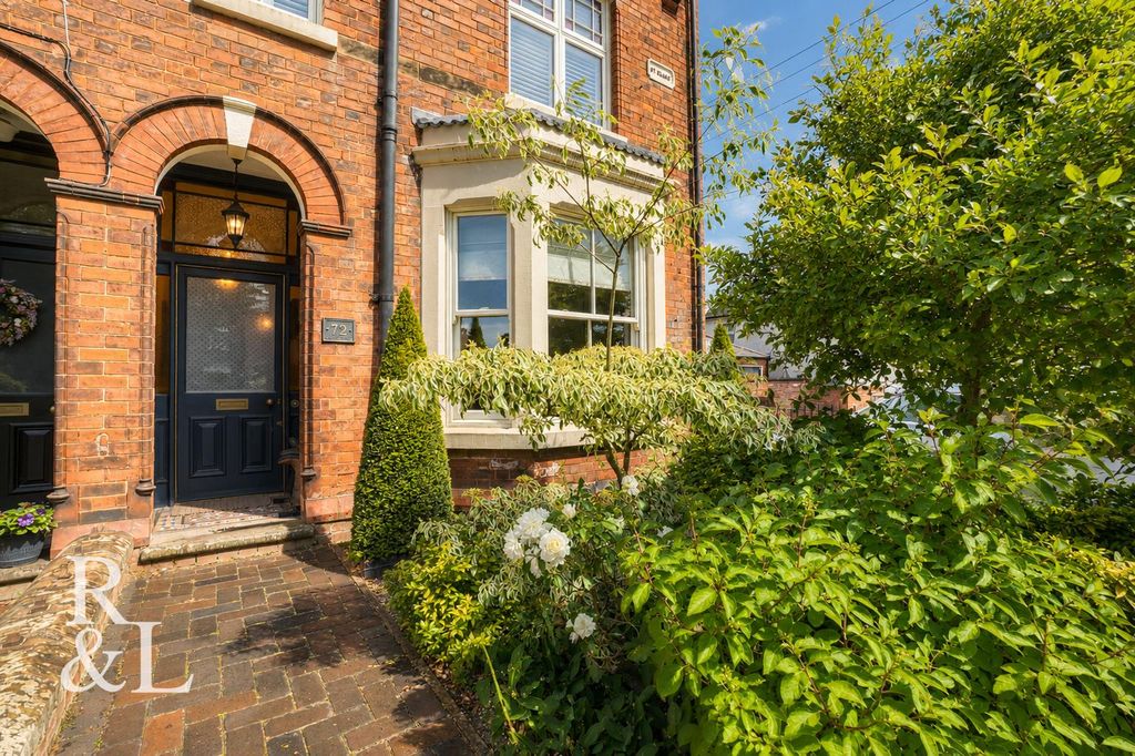 Property photo 1 of 47 Tamworth Road (4).Jpg