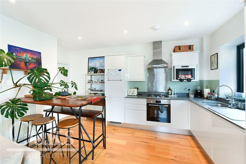 Property photo 1 of 10 Picture No. 06