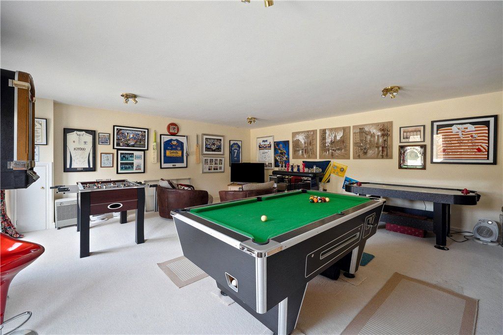 Property photo 2 of 21 Games Room