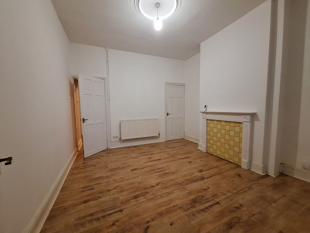 Property photo 3 of 7 Dining Room