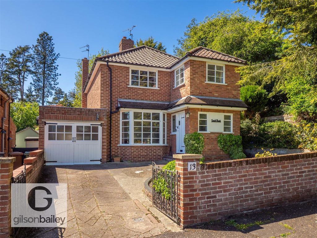 Property photo 1 of 43 13Hillsideclose-2.Jpg