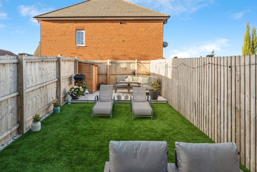 Property photo 2 of 17 Photo