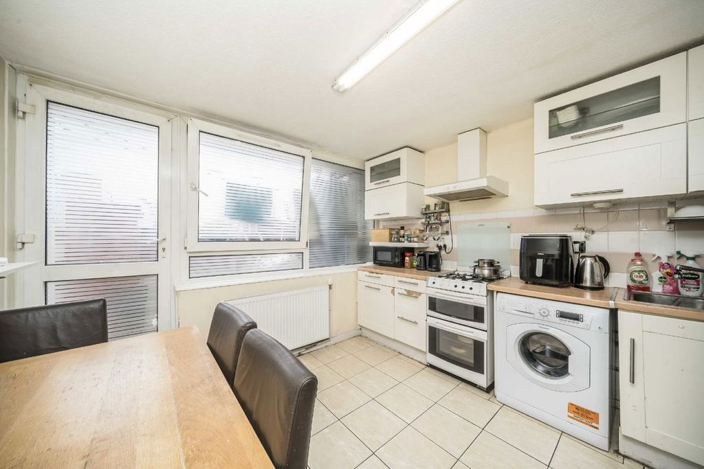 Property photo 2 of 5