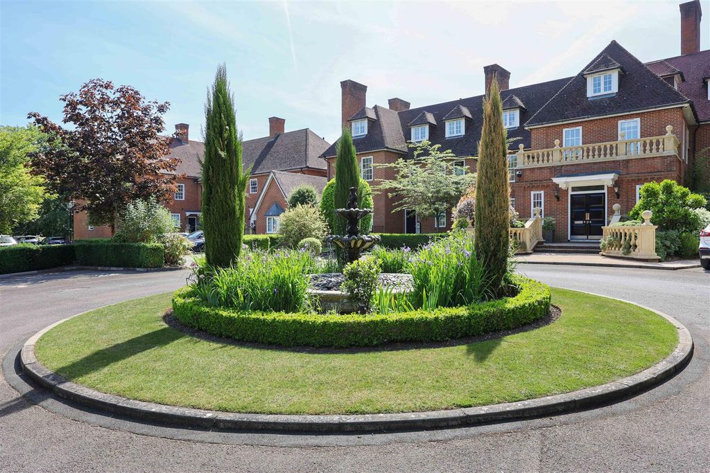 Property photo 1 of 32