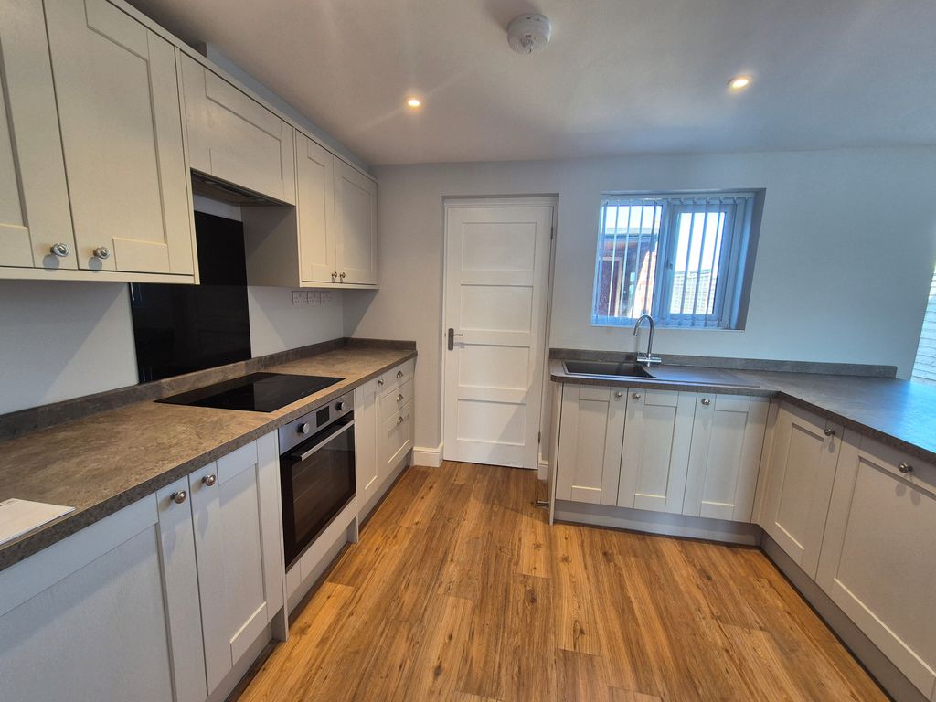 Property photo 3 of 13 Image