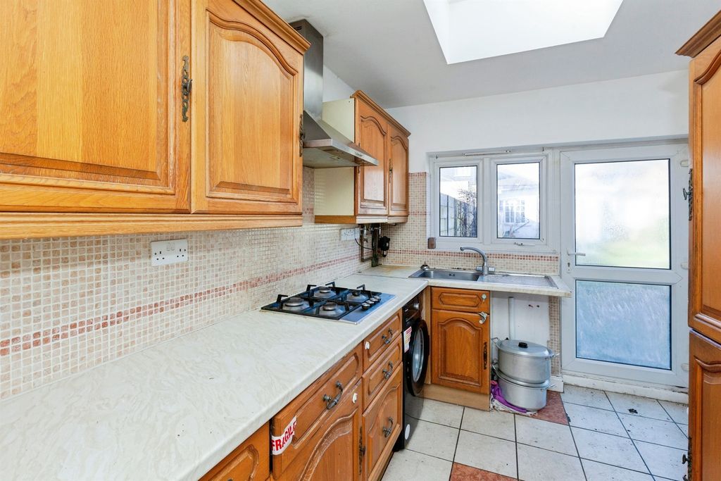 Property photo 3 of 13