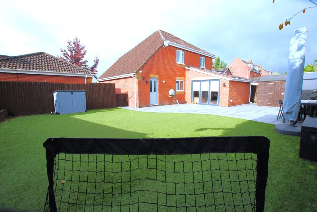 Property photo 2 of 26 Picture No. 04