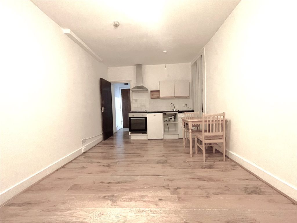 Property photo 2 of 5 Picture No. 12