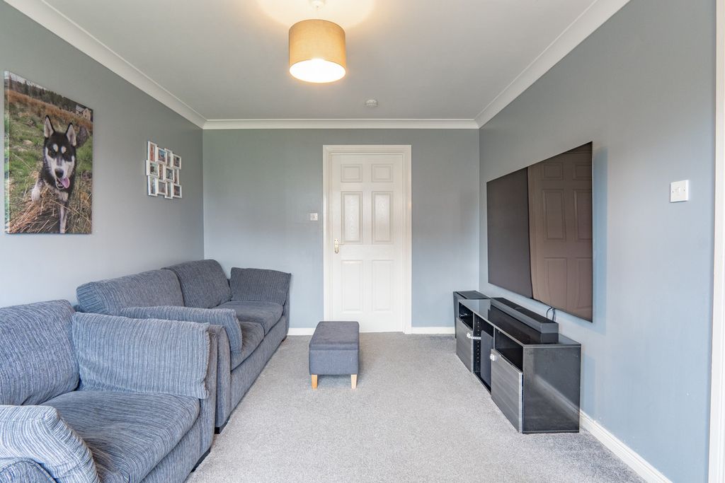 Property photo 2 of 36