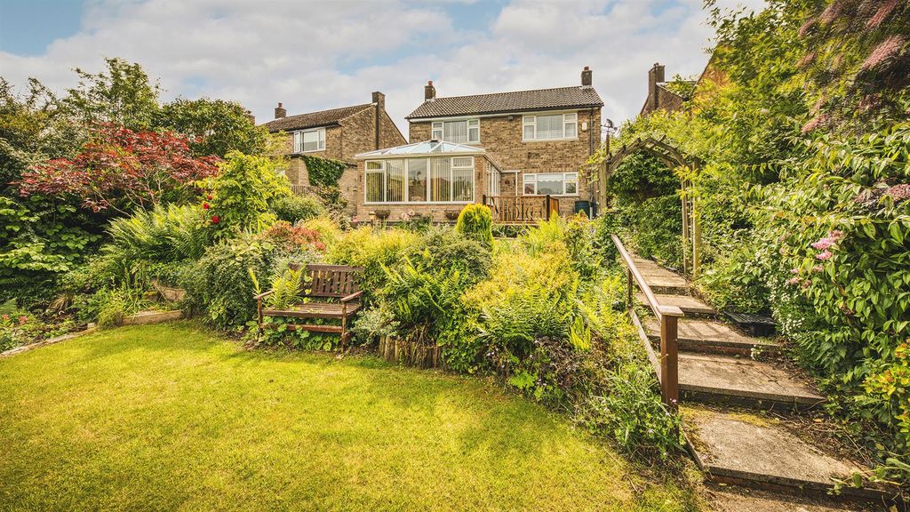 Property photo 2 of 41