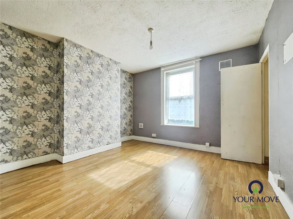 Property photo 2 of 9 1st Floor Lounge