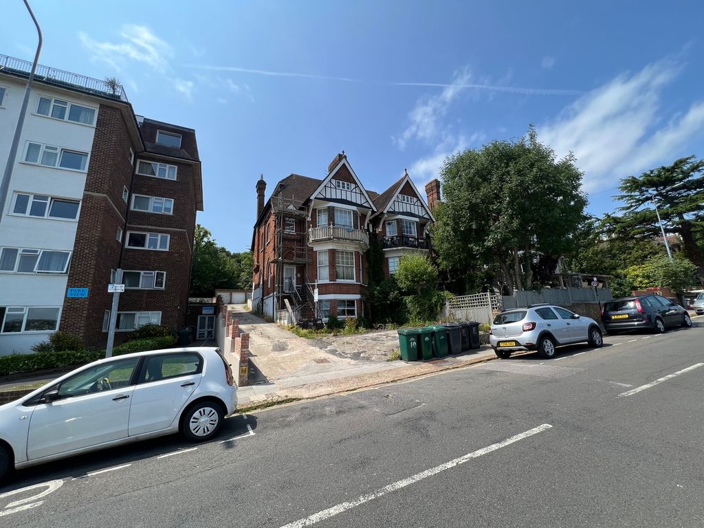 Property photo 1 of 6