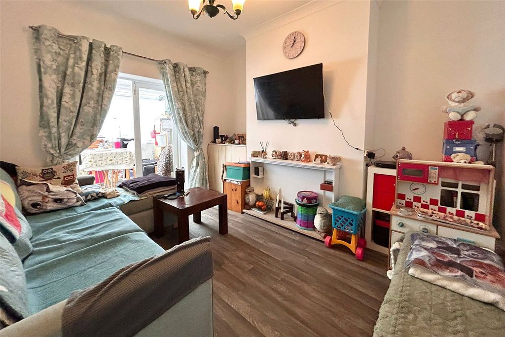 Property photo 3 of 11 Picture No. 21