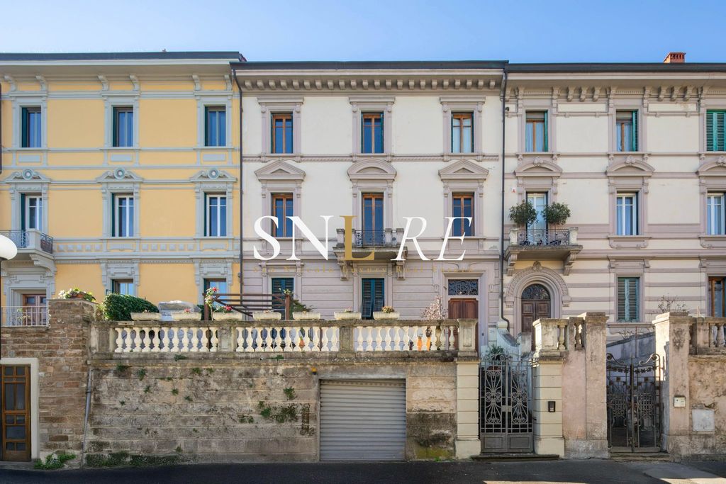 Property photo 1 of 26