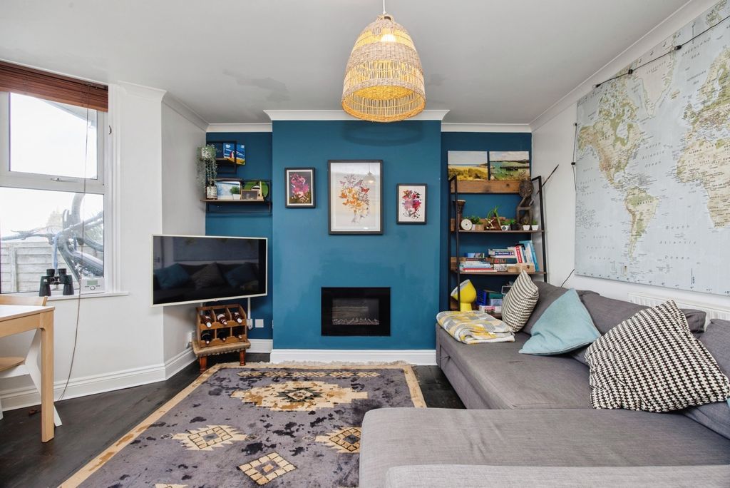 Property photo 2 of 17 Photo