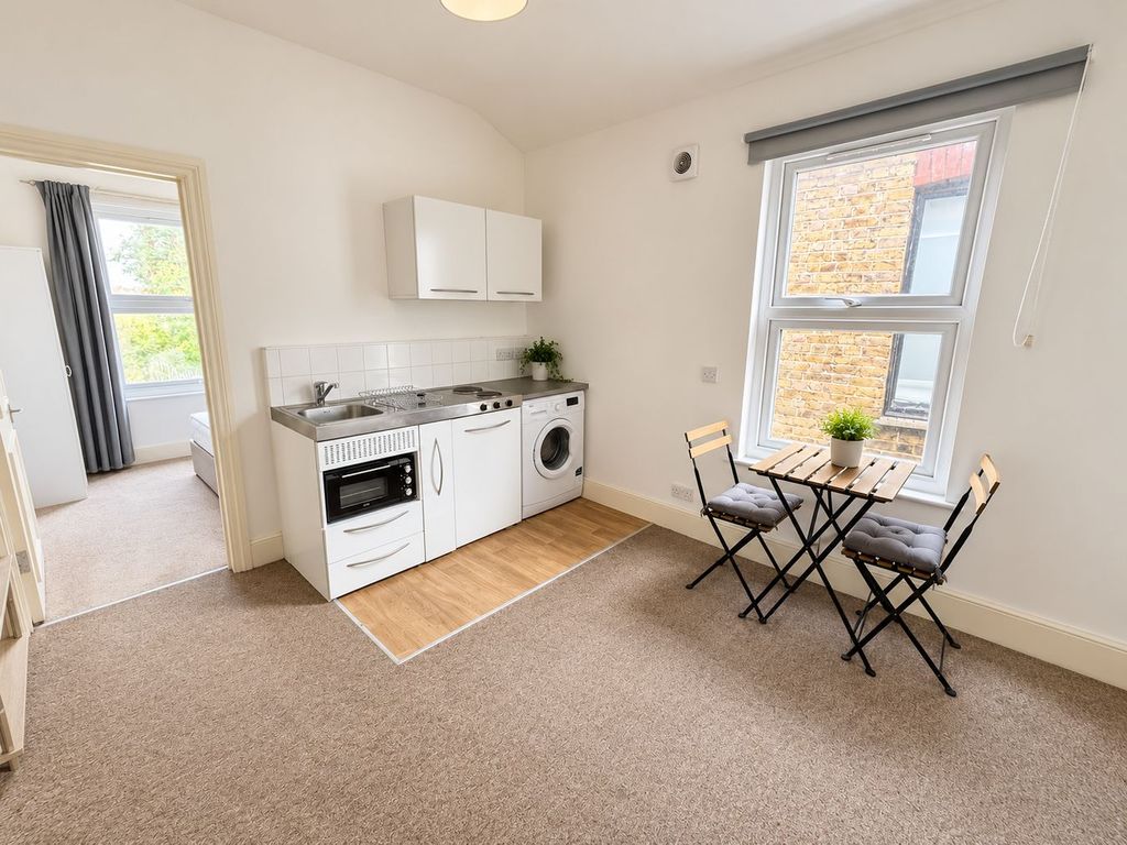 Property photo 1 of 4