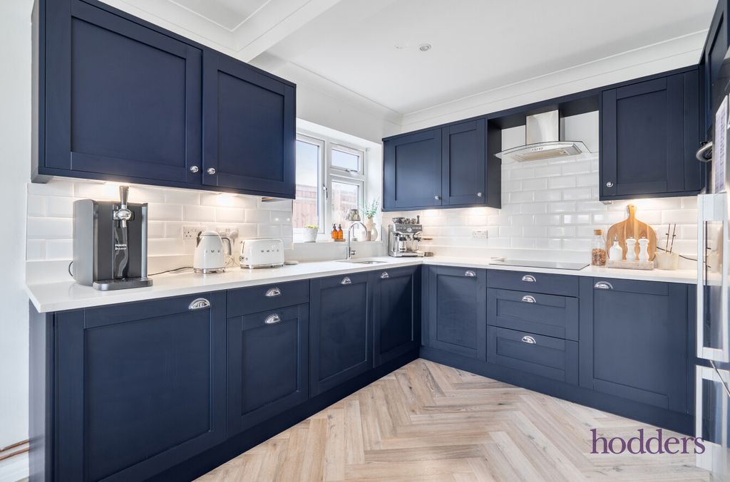 Property photo 2 of 24 8c81d9Aa-9Cb0-449...