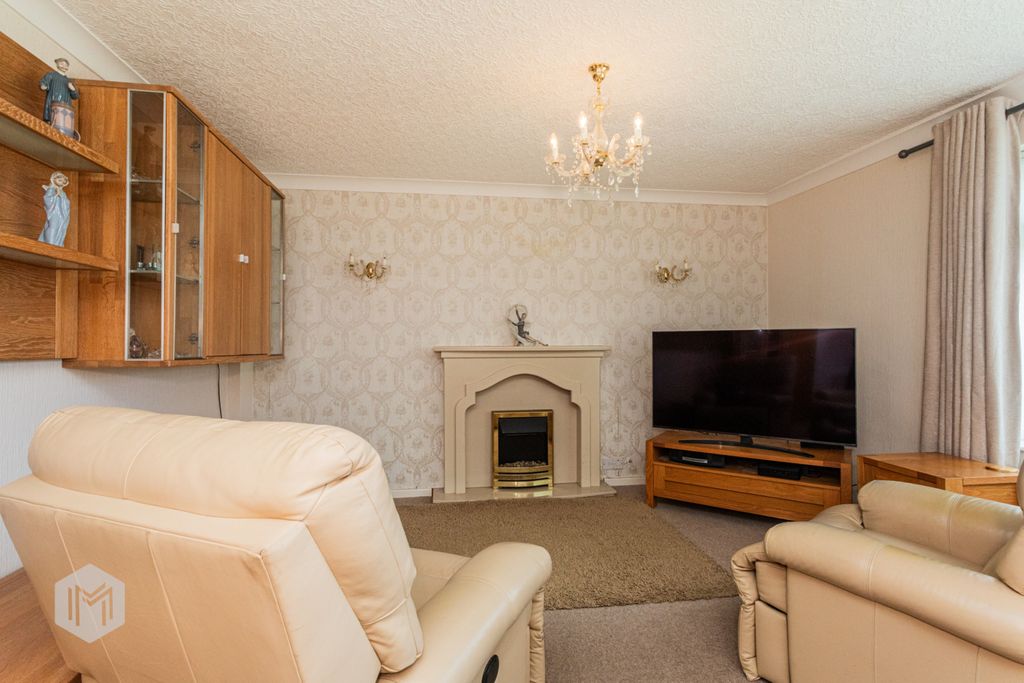 Property photo 2 of 17 Picture No. 13