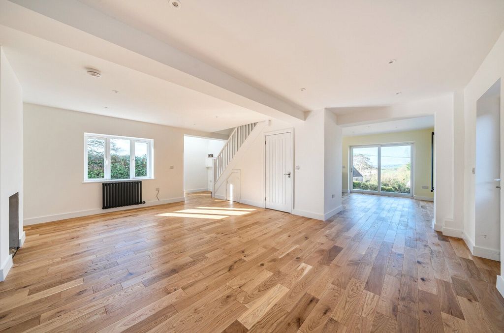 Property photo 3 of 20 Sitting Room